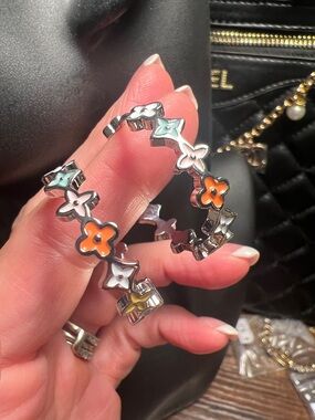 Stylish Silver Floral Hoop Earrings with Orange and Pastel Accents